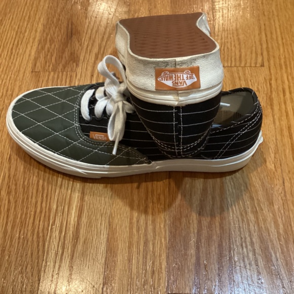 Vans Low Tops⭐️ - Picture 3 of 5